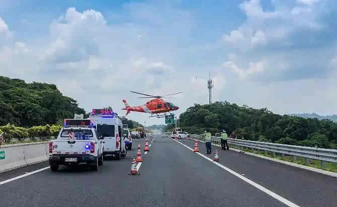 平桂区高速公路汽车救援案例